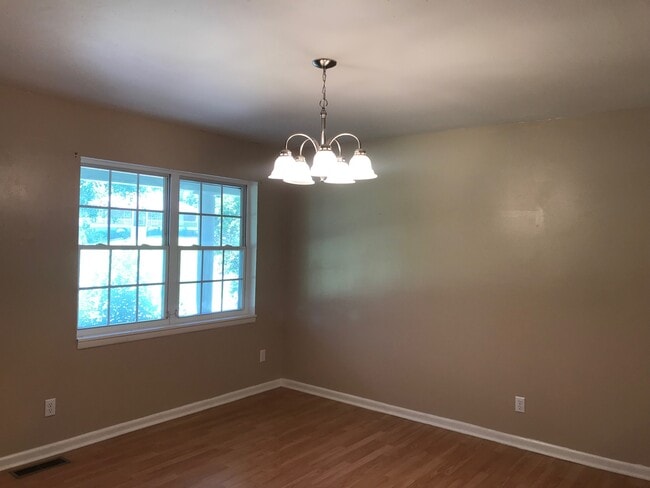 Building Photo - 330 Monte Vista Rd