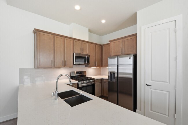 Building Photo - 1106 Yellow Pl