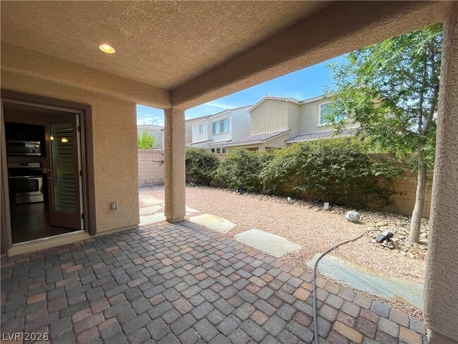 Building Photo - 9702 Canyon Landing Ave