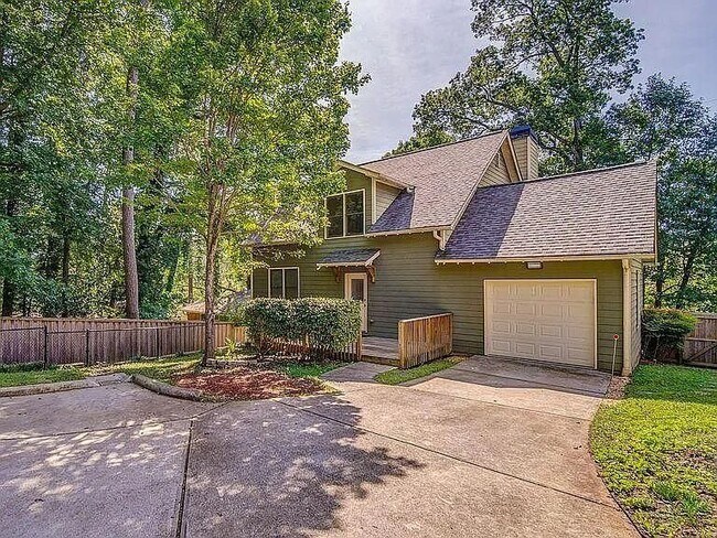 Building Photo - 3530 Glenwood Rd