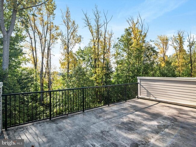 Building Photo - 1221 Orchid Rd