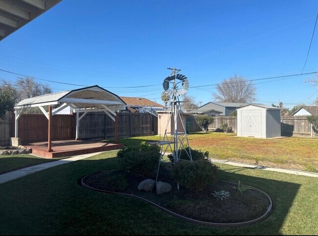 Building Photo - 501 Springer Ln