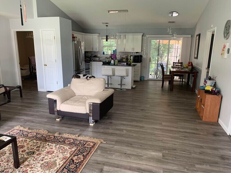 Building Photo - 591 Hamilton Chase Dr