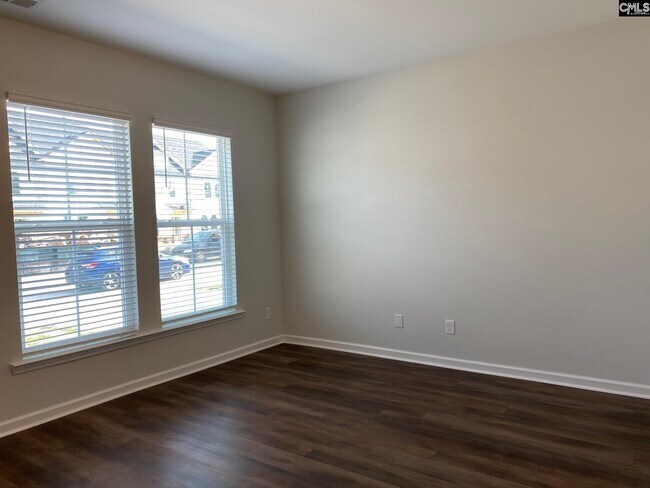 Building Photo - 220 Bluewing Dr