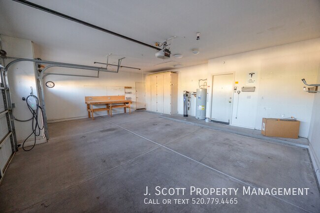 Building Photo - 14442 N 15th St