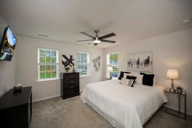 Building Photo - Spacious 3-Bedroom Rental in Sought-After ...