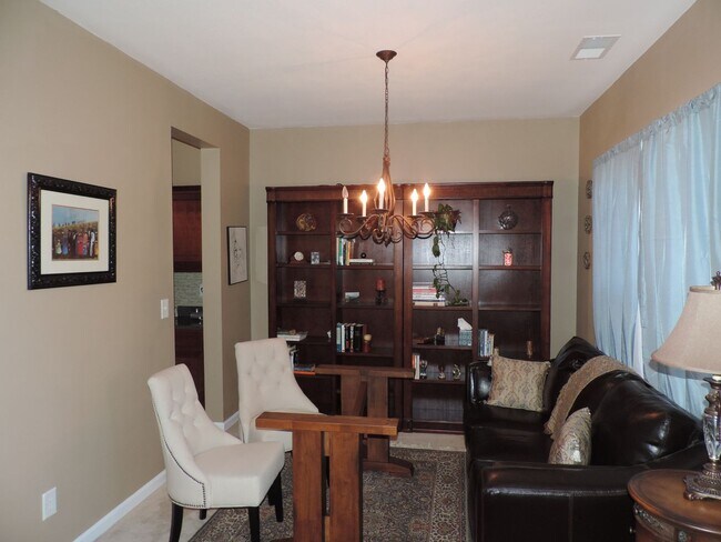 Building Photo - 5 BR/3BA | Newly Renovated Single Family Home |Wheelchair accesible room | Near Pharr Mill Park!