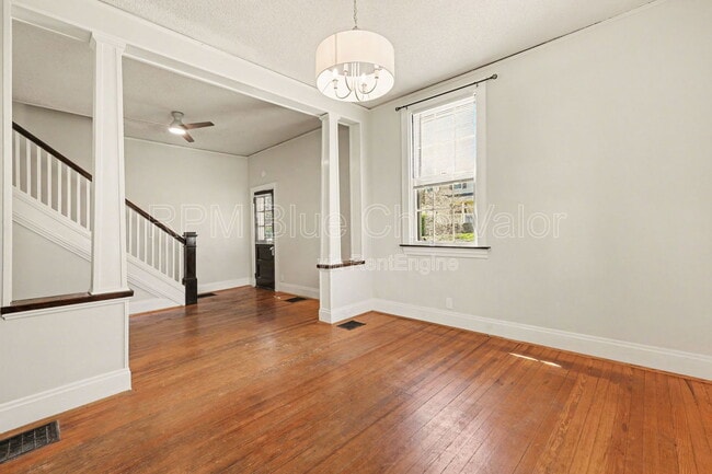 Building Photo - 2220 Salvador St