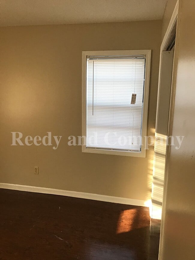 Building Photo - 5021 Appleville St