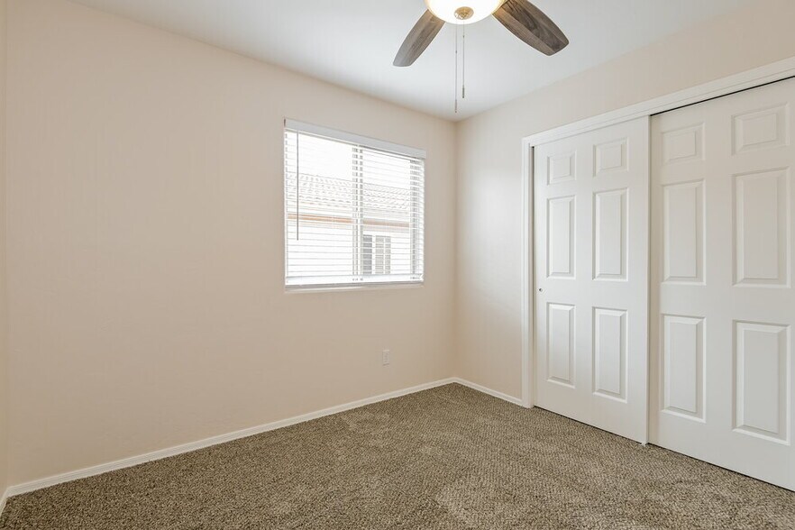 Building Photo - 422 W Tara Danette Dr