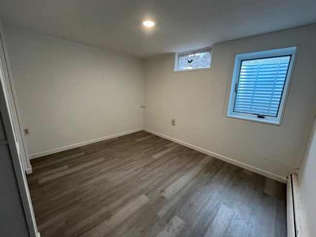 Building Photo - 430 Ironton St NE