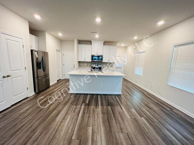 Building Photo - 280 Brook Farm Ln