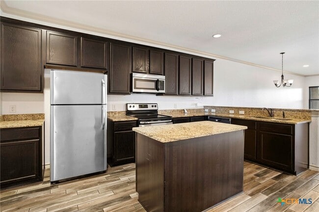 Building Photo - 1009 Tripp Ln
