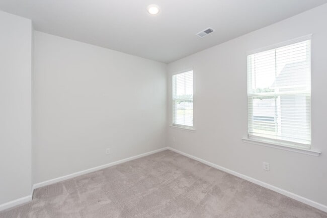 Building Photo - 214 Narrowleaf Ave