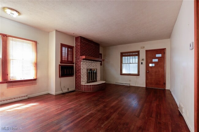 Building Photo - 1126 18th St NE