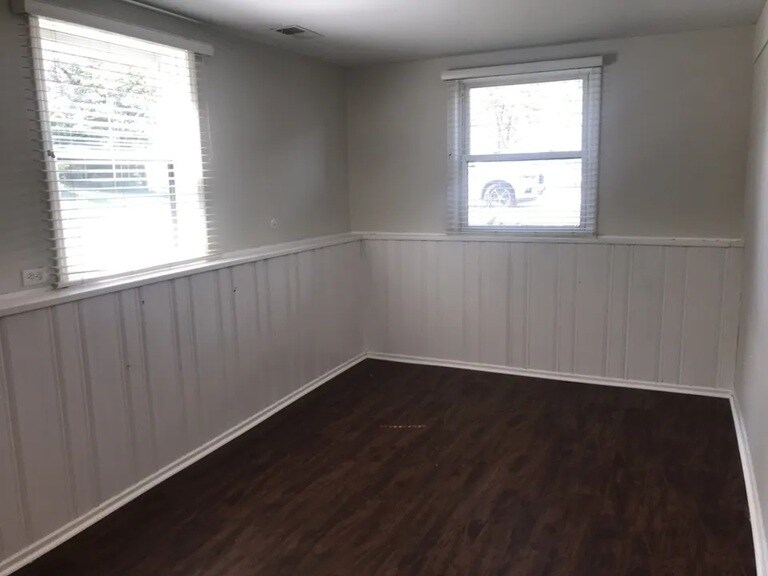 Building Photo - 1450 Inverrary Ln