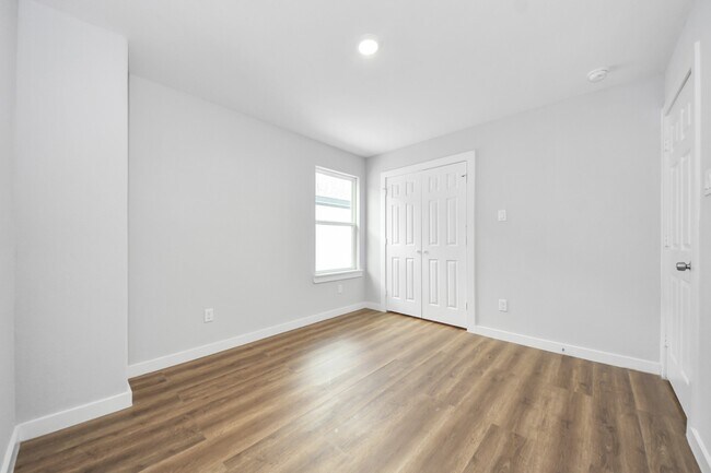 Building Photo - 6609 Bacher St