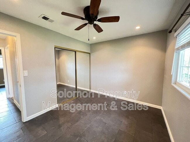 Building Photo - 3931 Genine Dr