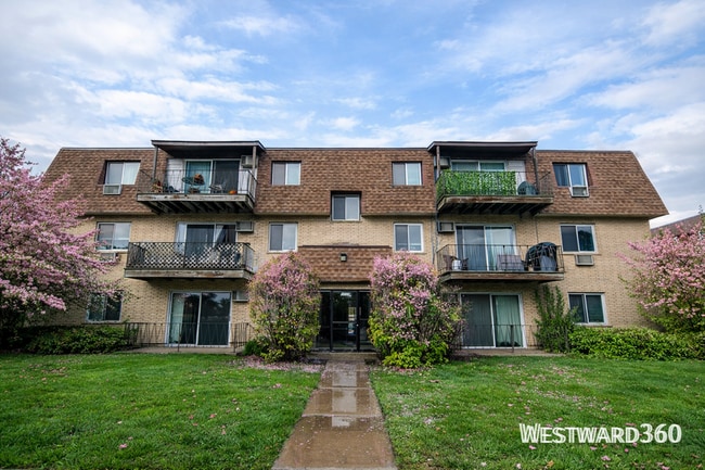 Building Photo - 5720 W 128th St