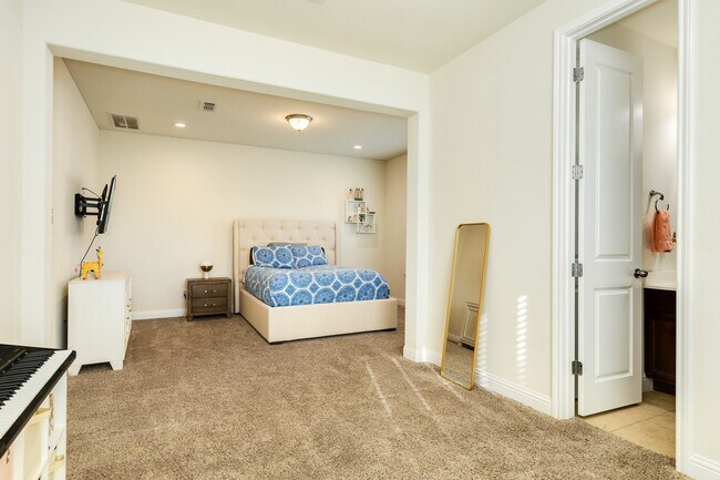 Building Photo - 2329 Vineyard Terrace Ln