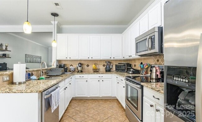 Building Photo - 5623 Fetzer Ave NW