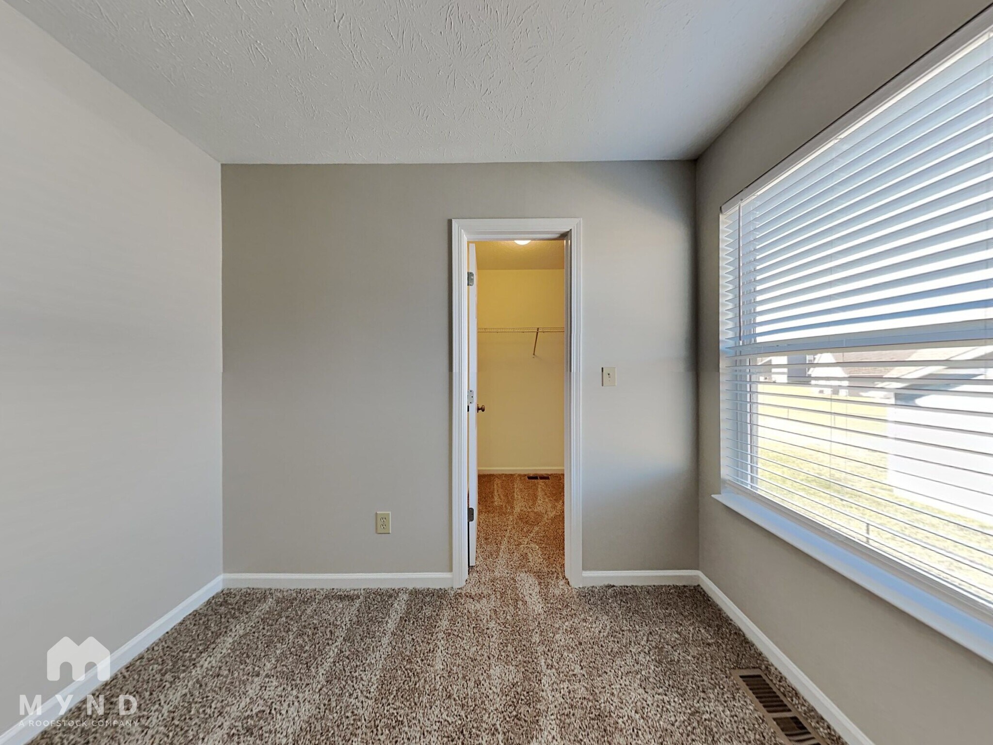 Building Photo - 2352 Rosewood Dr