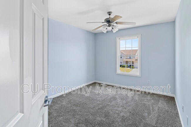 Building Photo - 819 Bluegrass Ln