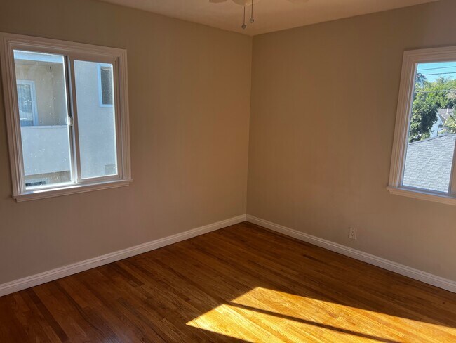 Building Photo - 1031 Ocean Park Blvd