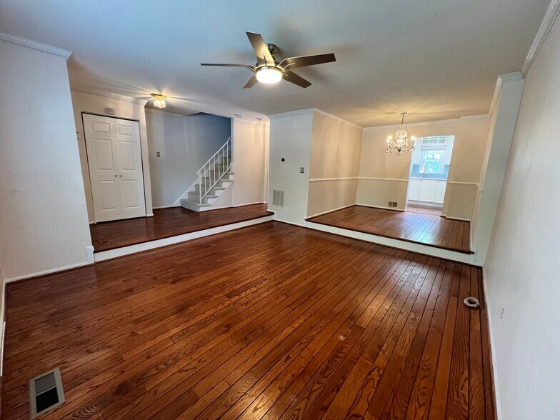 Building Photo - 2723 Carter Farm Ct