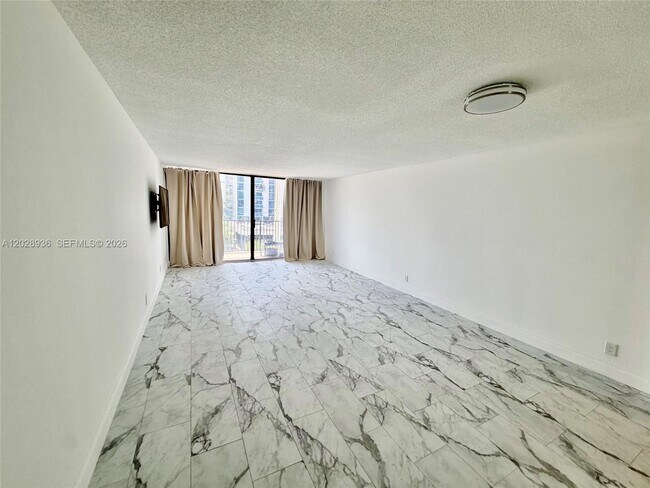 Building Photo - 2101 S Ocean Dr