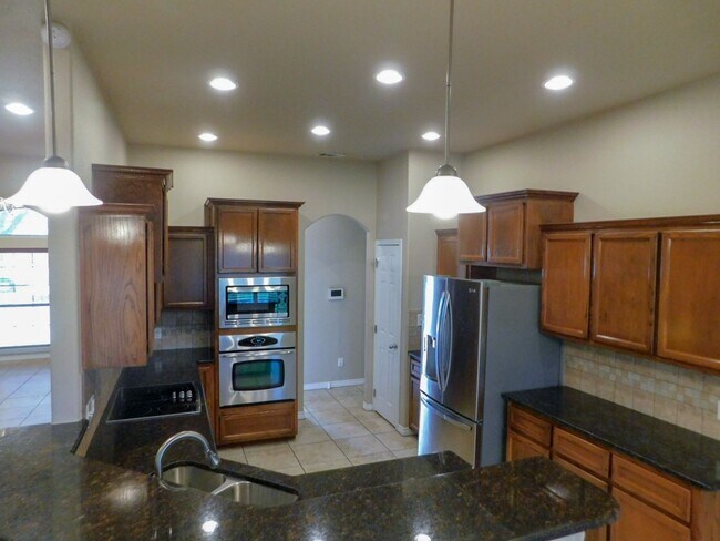 Building Photo - 244 Ariana Ct