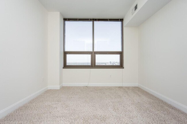Building Photo - 270 17th St NW