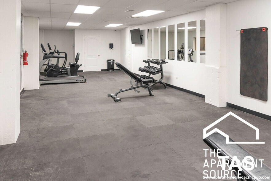 Building Photo - 900 W Winona St