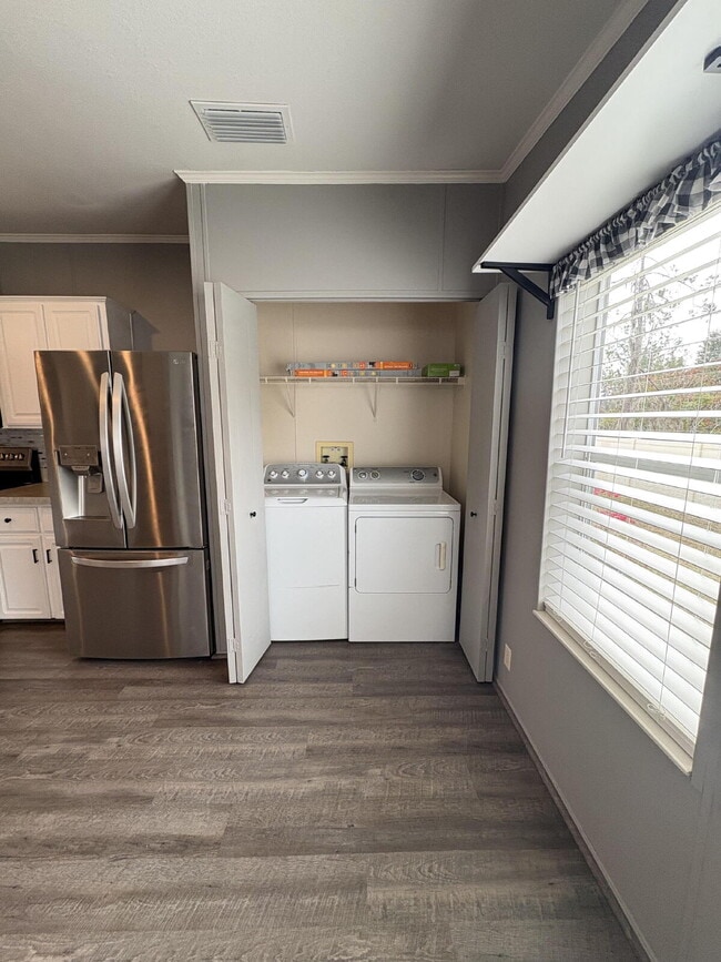 Building Photo - Beautiful 2-bed, 2-bath home is located in the highly desired Strawberry Ridge 55+ Community