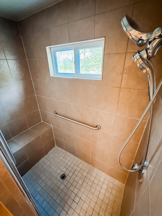 Building Photo - 201 Mallard Pond Cir