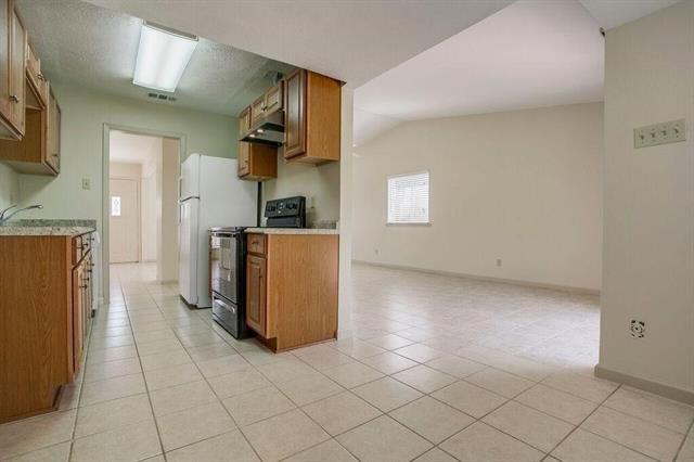Building Photo - 1723 Windchime Dr