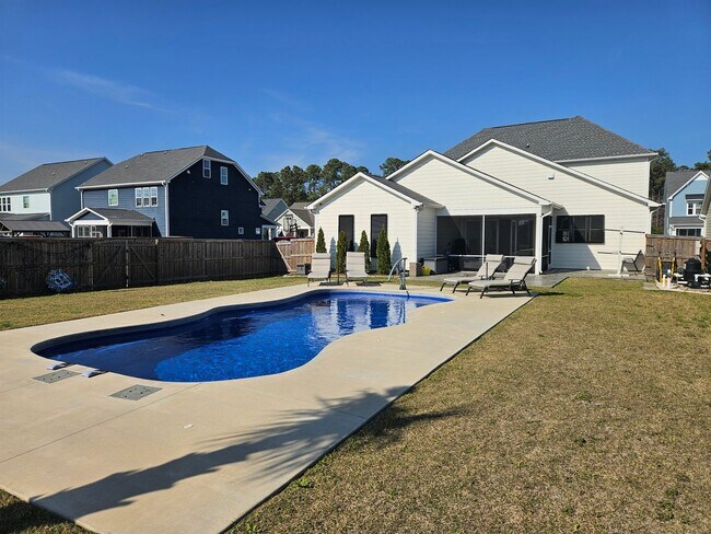 Building Photo - Gorgeous 4 bedroom, 3.5 bath home with private pool - Wyndwater Community in Hampstead