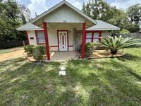 Building Photo - 721 NW 22nd St