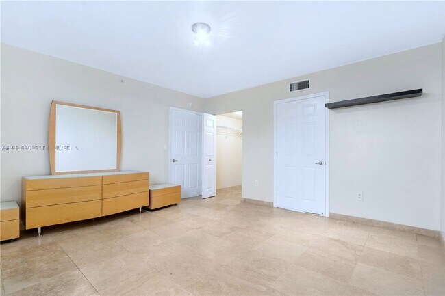 Building Photo - 8888 Collins Ave