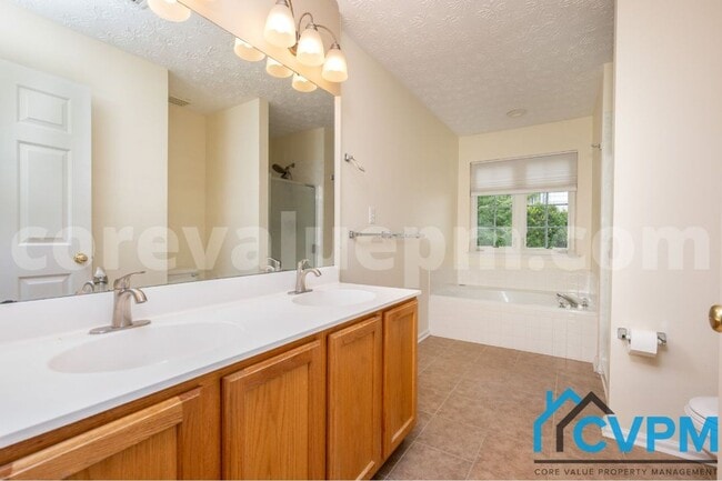 Building Photo - 1321 Treasure Dr