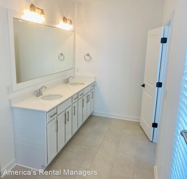 Building Photo - 4 br, 2.5 bath House - 4668 Casablanca Drive