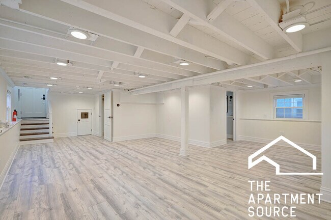 Building Photo - 2211 Pioneer Rd