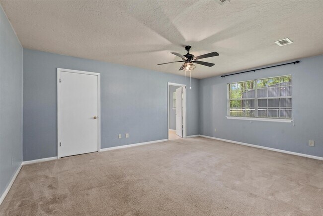 Building Photo - 24338 Redbud Ave