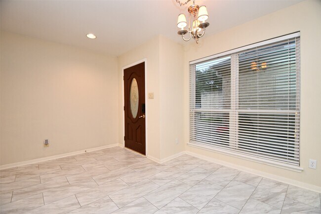 Building Photo - 1814 Cherry Bend Dr