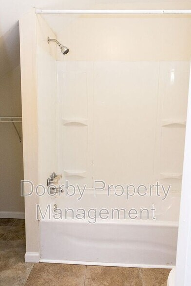 Building Photo - 1815 Bailey Ave