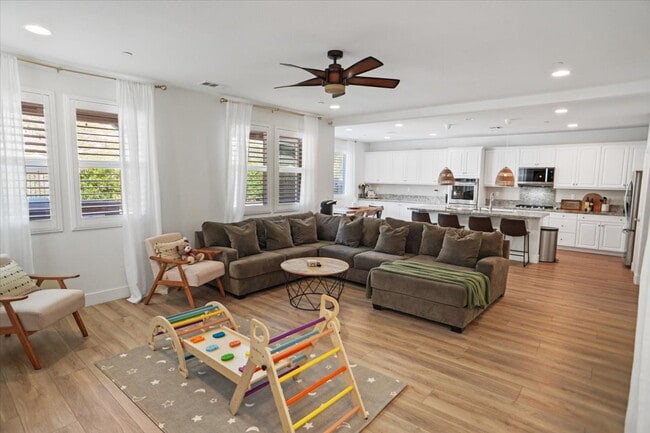 Building Photo - For Lease: Stunning Modern Pool Home in th...