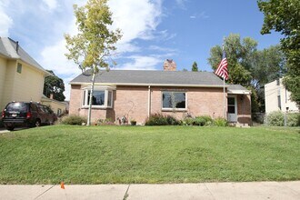 Building Photo - Beautiful Large Home in the Avenues