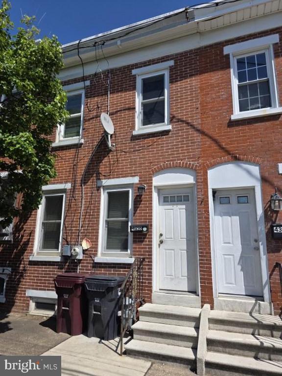 Building Photo - 428 S Jackson St