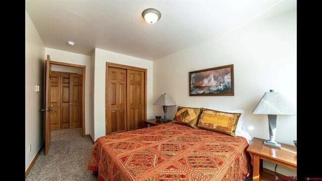 Building Photo - 209 Jenkins Ranch Rd