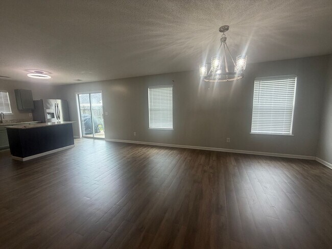 Building Photo - 1755 Polaris Dr